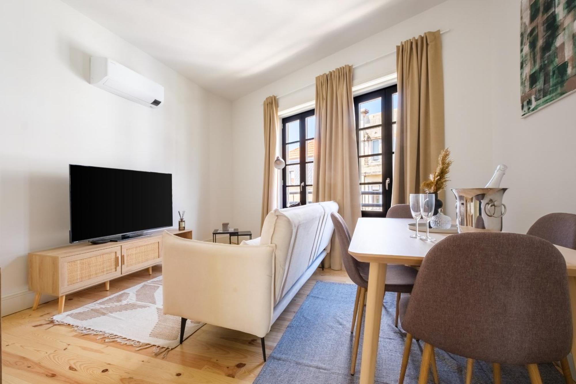 Art Deco 31 Luxury 2br Downtown Metro Ac Apartment Porto